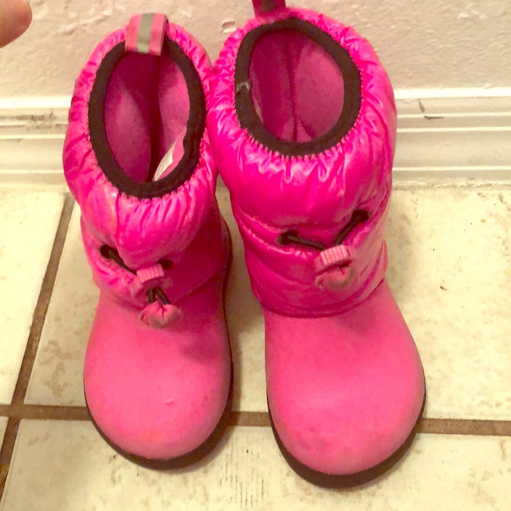 Crocs bright pink/fuchsia in very good condition